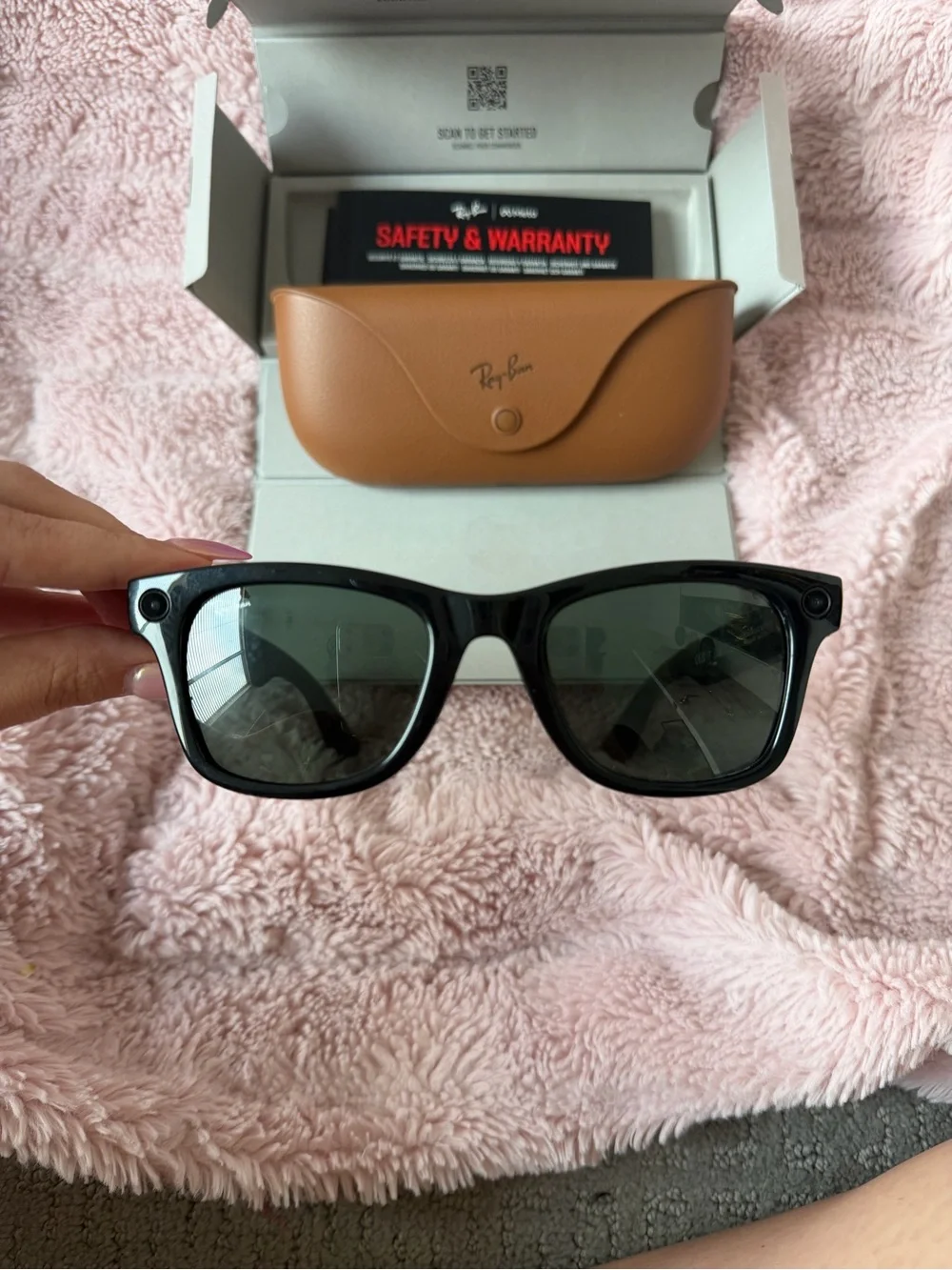 Ray-Ban Meta Wayfarer Smart Glasses RW4006 Black G-15 Green